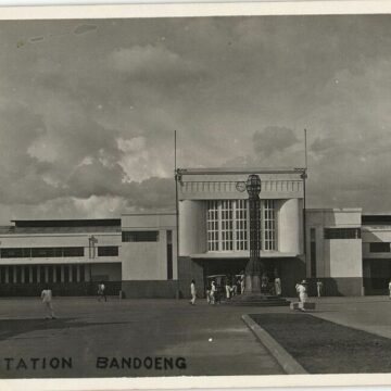 SATU ABAD WACANA ELEKTRIFIKASI JALUR PADALARANG–CICALENGKA