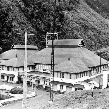 C. J. DE GROOT: Kematian yang Misterius