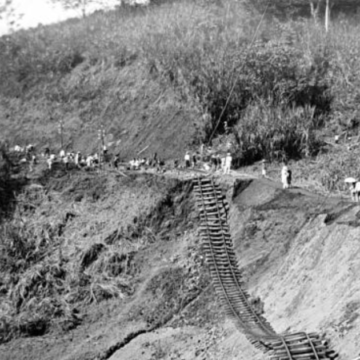 REL TERGANTUNG DI GEMPA CIPATAT 1911