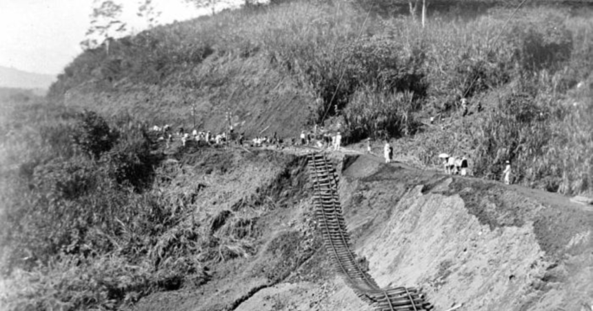 Suspended Rails in the 1911 Cipatat Earthquake